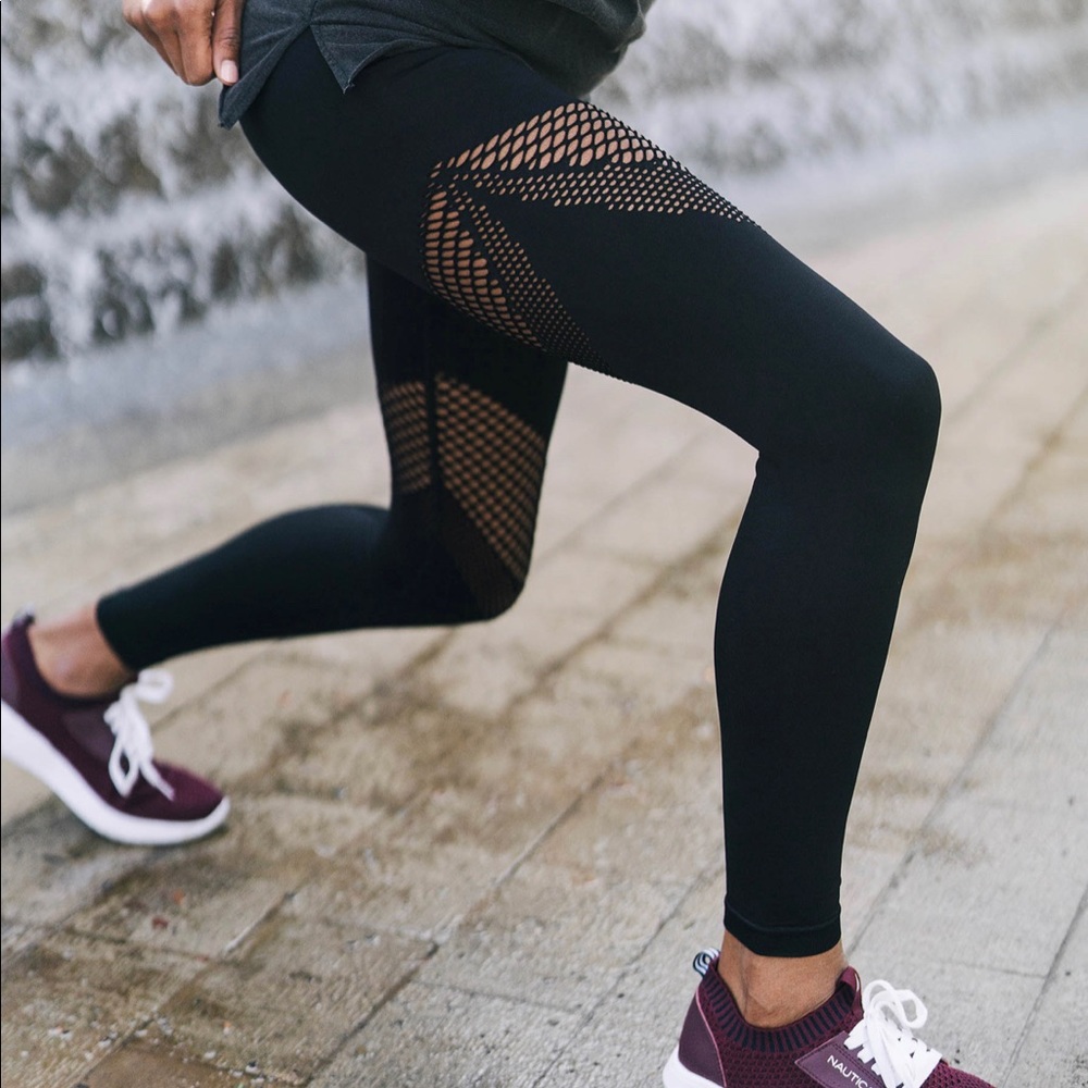 Angle performance leggings
